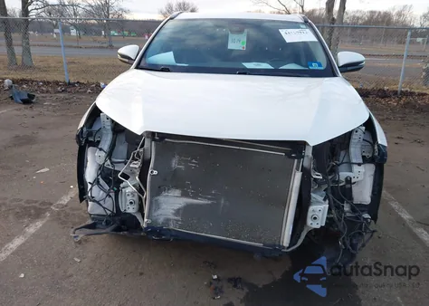 2018 Toyota Highlander Se/Xle z USA, uszkodzony, nr VIN 5TDJZRFH3JS546947